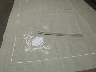 Nappe 160x160 Versailles ivoire + 6 serviettes