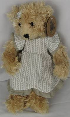 Peluche ourse Laura 26cm robe lin