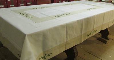 Nappe 170x270 brodé olives