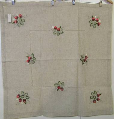 Nappe 85x85 brodé fraises