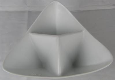 Plat apéritif porcelaine blanche triangulaire 3 cases