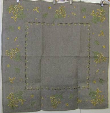 Nappe 85x85 brodé mimosa